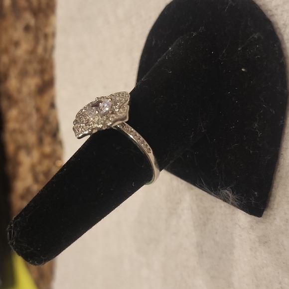 🎄NWOT 925 FLOWER RING🎄 - Picture 5 of 5